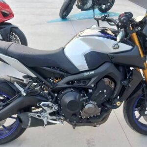 Yamaha MT-09 SP (2019) 19tis.km, doplňky