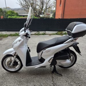 Honda SH 300i ABS (2017) velmi pěkný stav