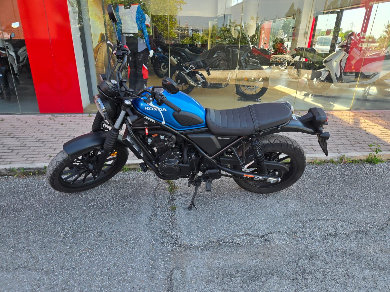 Honda CL 500 (2023) jako nová, 7000km, řp.A2- 35kW