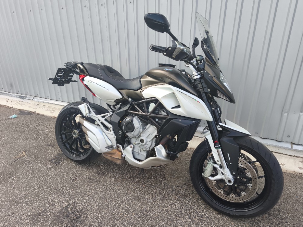 MV Agusta Stradale 800 ABS (2014) - Obrázek 2