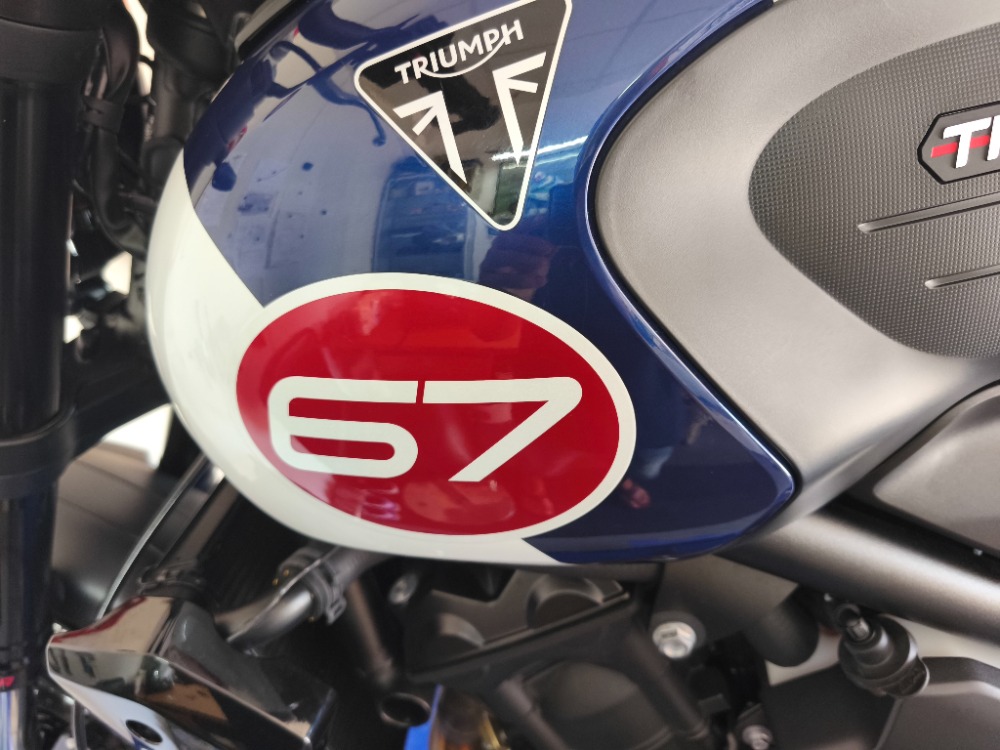Triumph Trident 660 Triple Tribute (2024) TOP - Obrázek 3